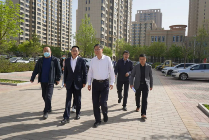 市委副书记李雄斌调研科技广场和室外科普展区建设项目  